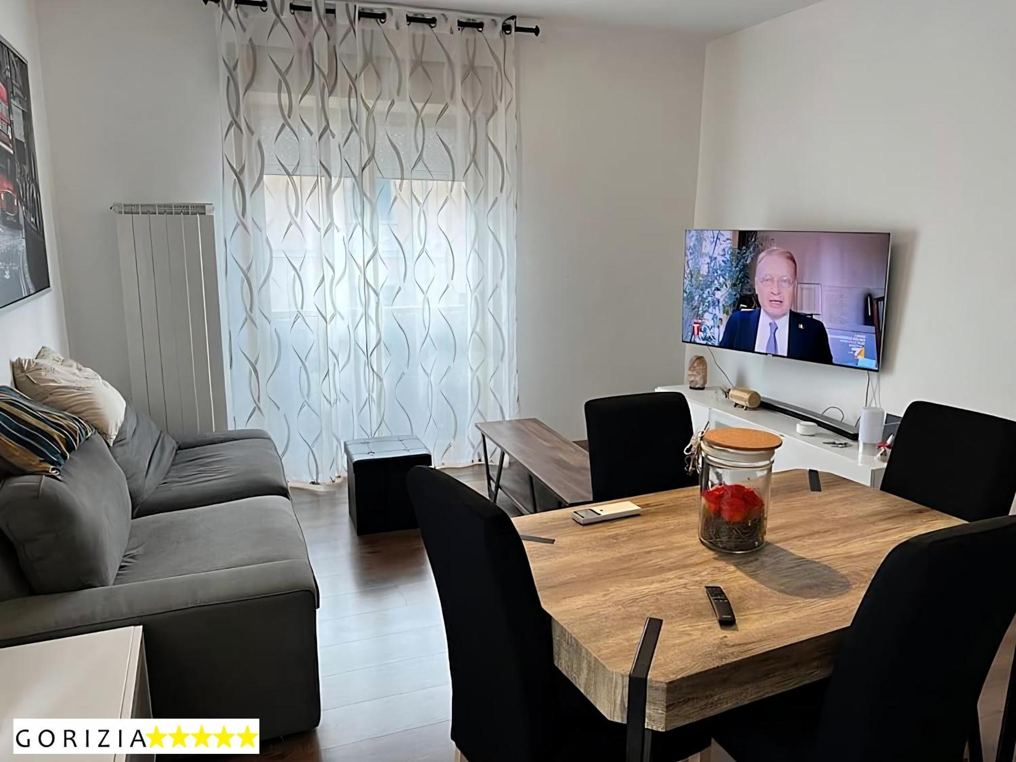Gorizia Central Luxe Apartment 6 Posti Letto Екстер'єр фото
